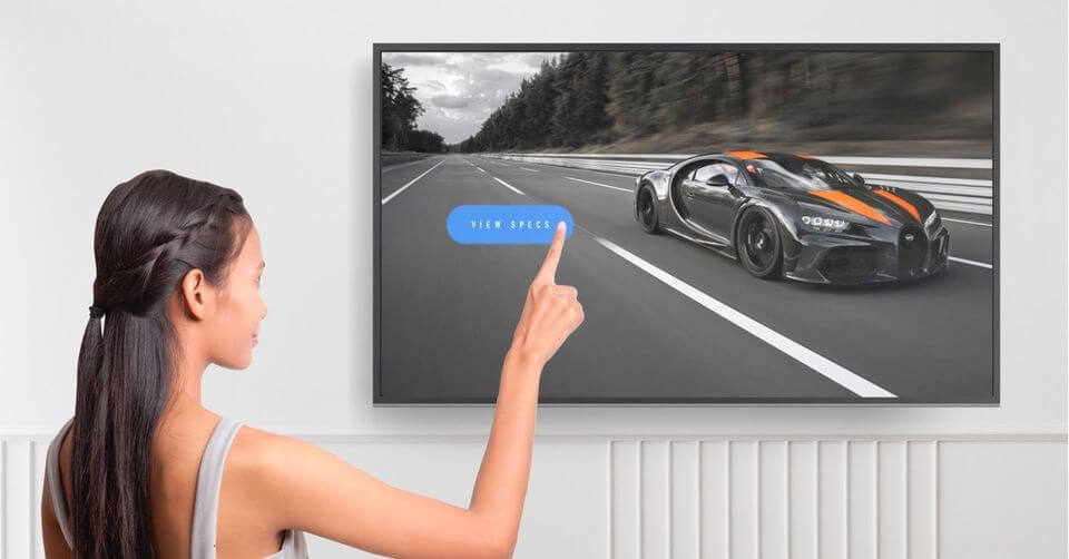 Digital signage enhances customer experience